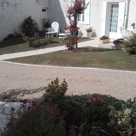 Gîte sur l'estuaire de la Gironde Saint-Seurin-d'Uzet Extérieur photo